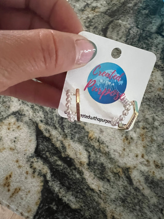 Gold / Pearl Earrings