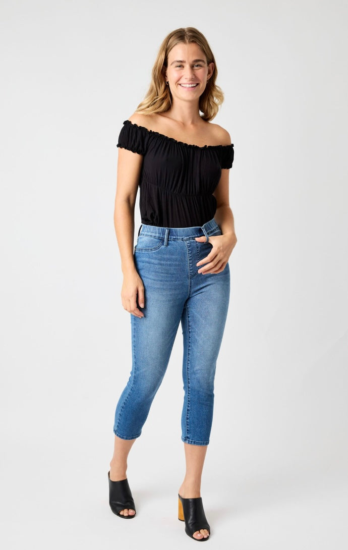 *Judy Blue Jean Tummy Control Pull On Jegging Capris