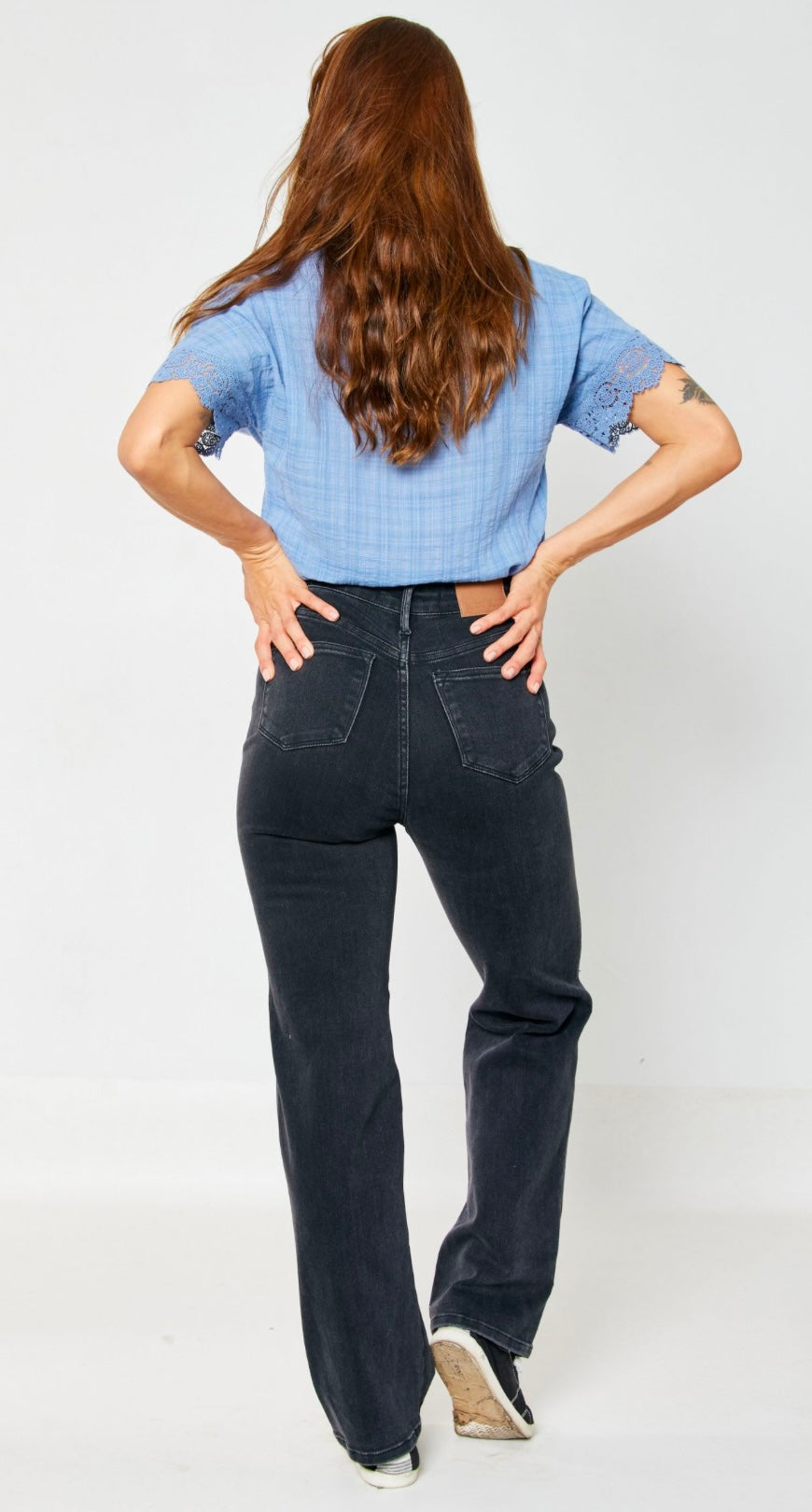 **Judy Blue Distressed Black Rigid Magic Jeans