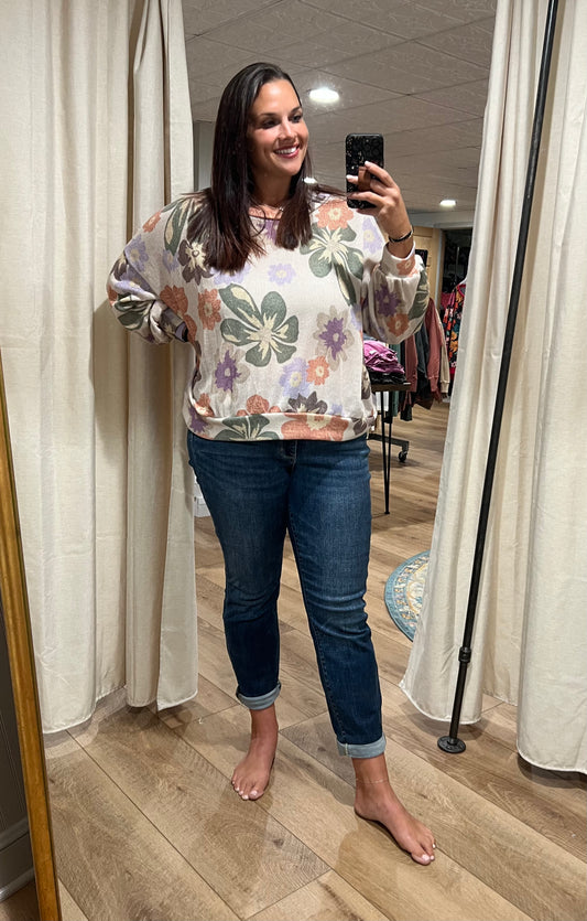 **Judy Blue Mid Rise Cuffed Boyfriend Jeans
