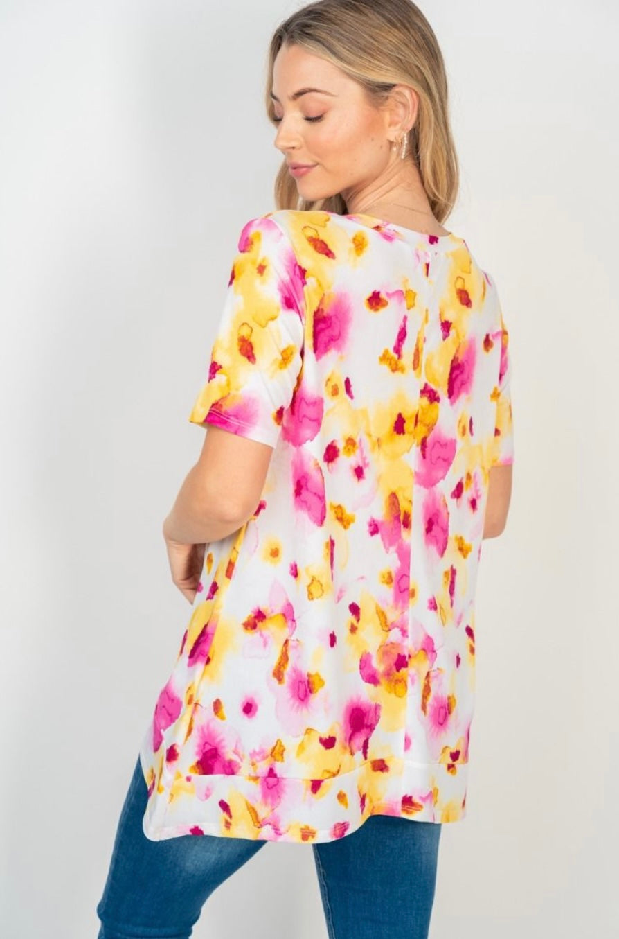 Floral Knit Handkerchief Hem Top (2 Colors)