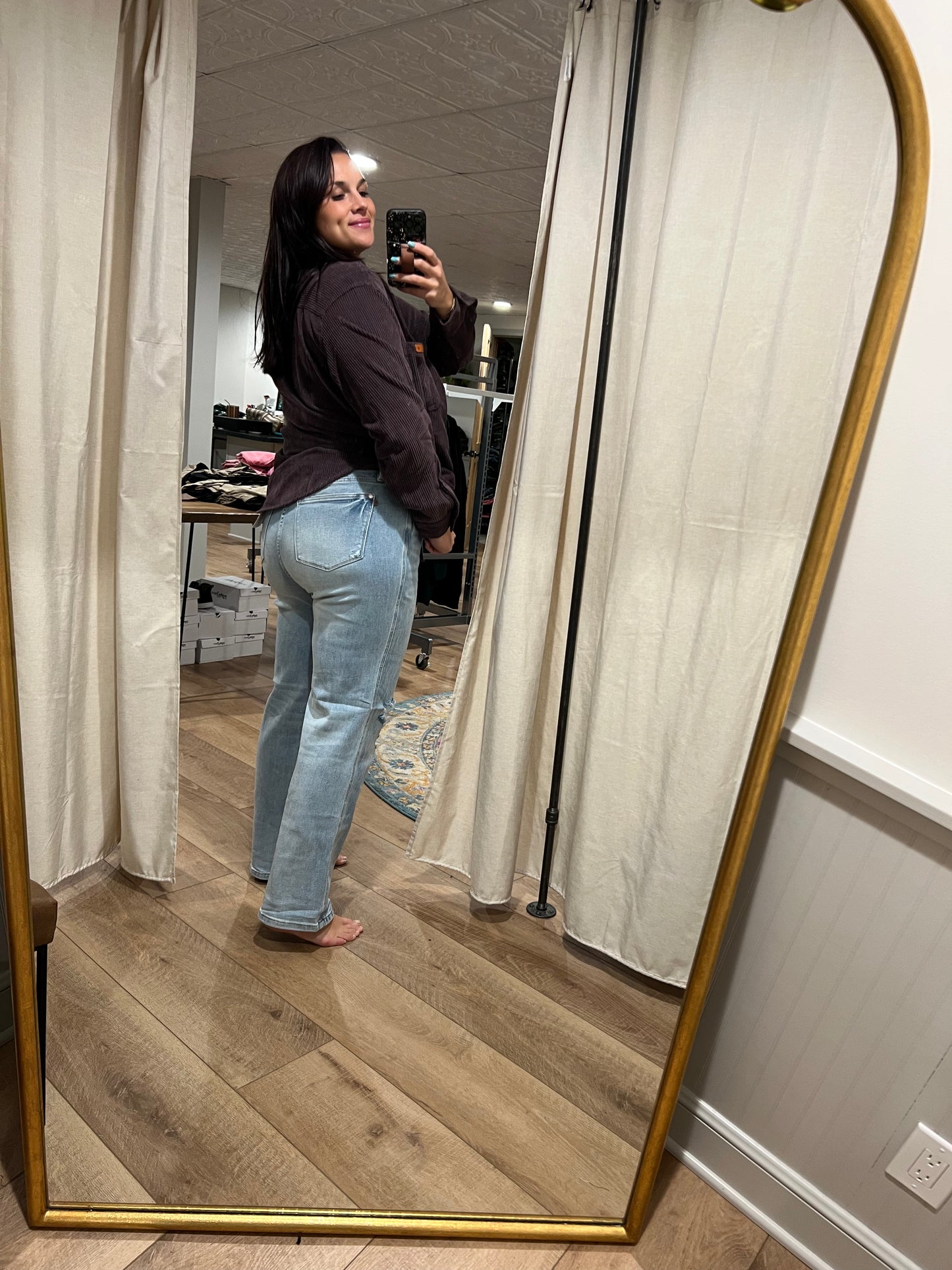 *Judy Blue Distressed Rigid Magic Straight Leg Jeans