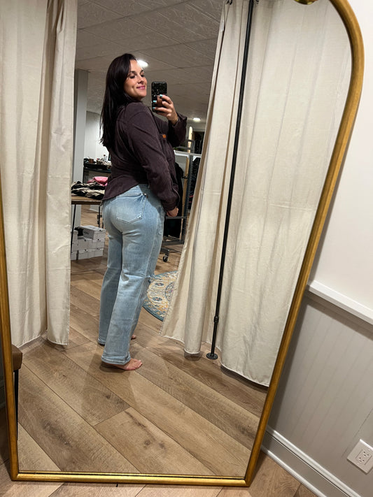 *Judy Blue Distressed Rigid Magic Straight Leg Jeans