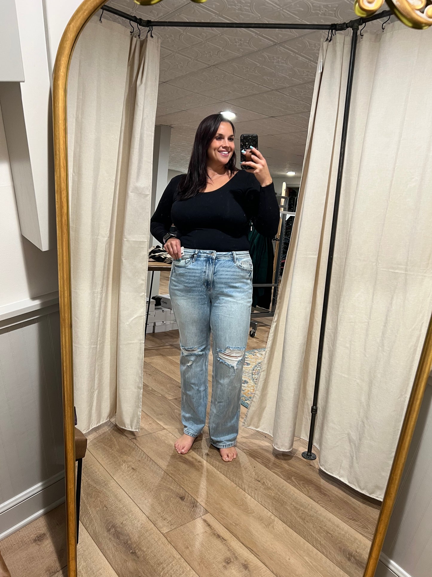 *Judy Blue Distressed Rigid Magic Straight Leg Jeans