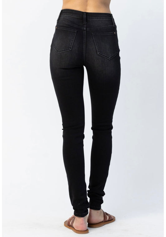 *Judy Blue Black Skinny Jeans (Long)