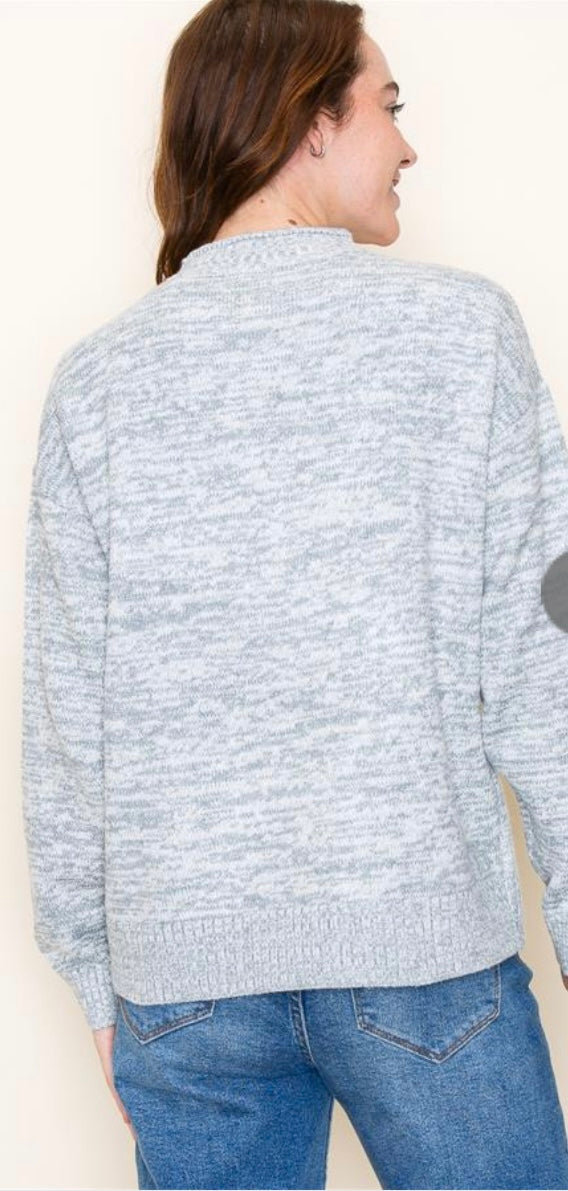 Suéter gris jaspeado con cuello simulado