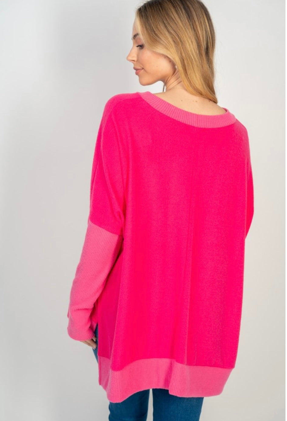 Suéter alto bajo con aberturas (2 colores) 