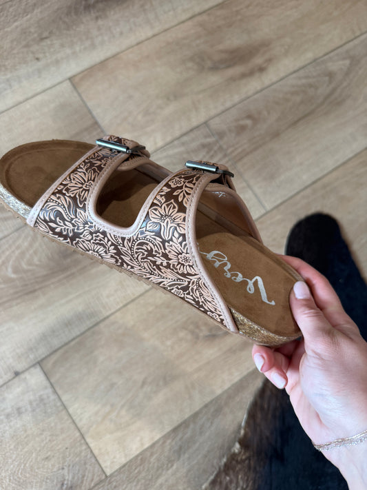 Very G Berry Leather Sandal