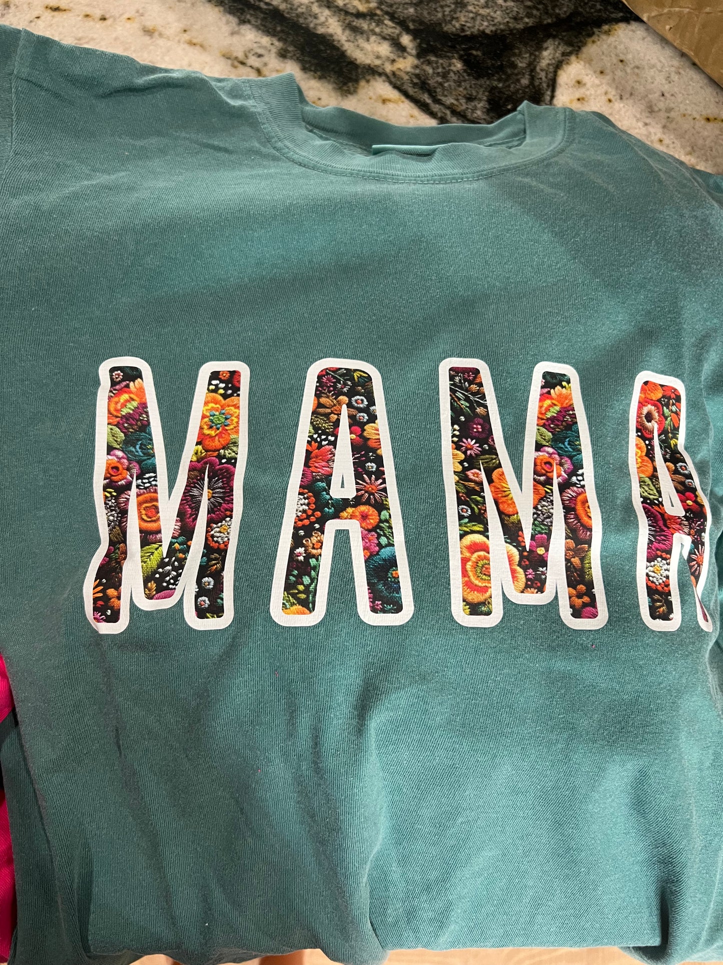 Camiseta con gráfico de mamá
