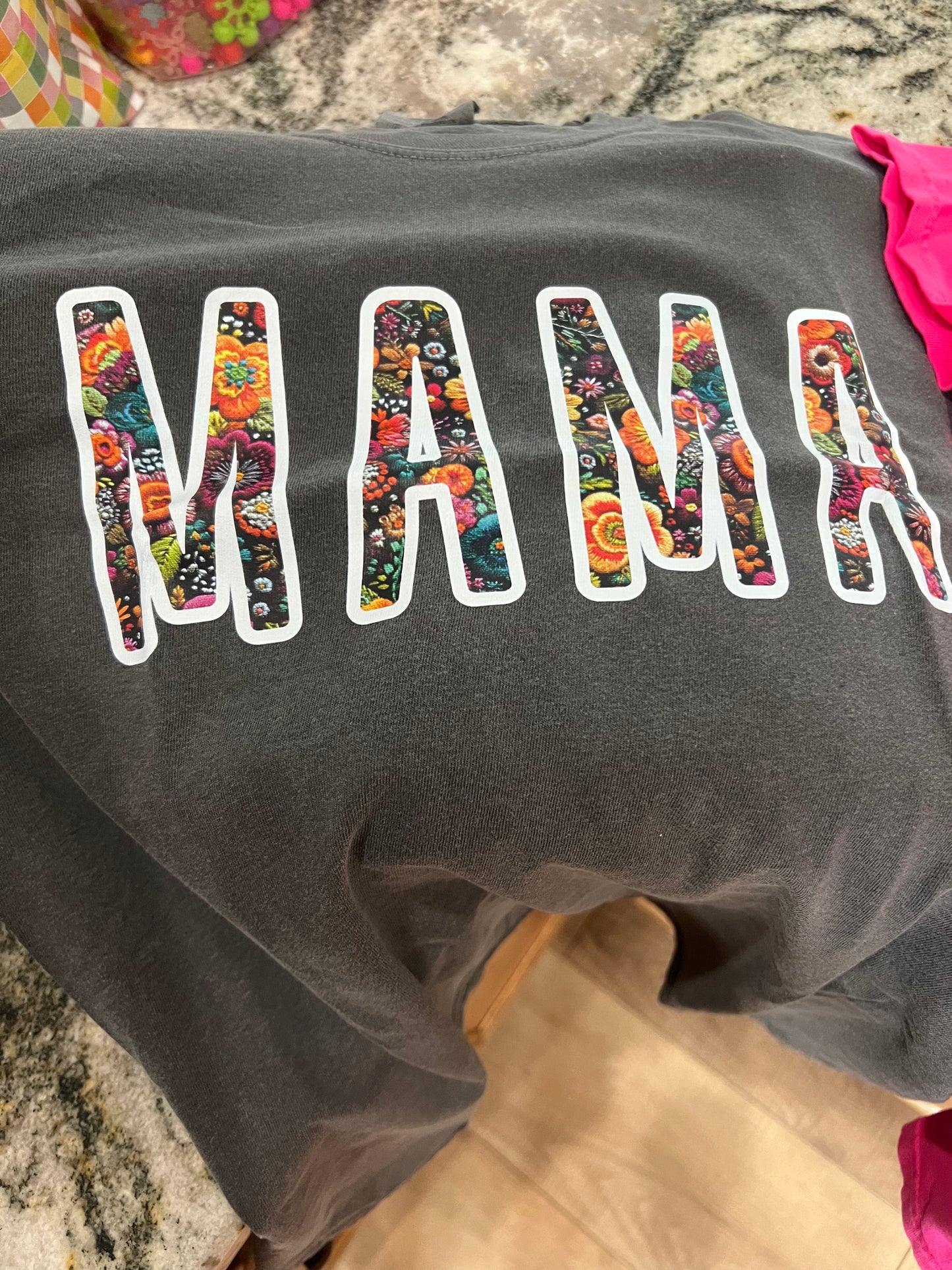 Camiseta con gráfico de mamá